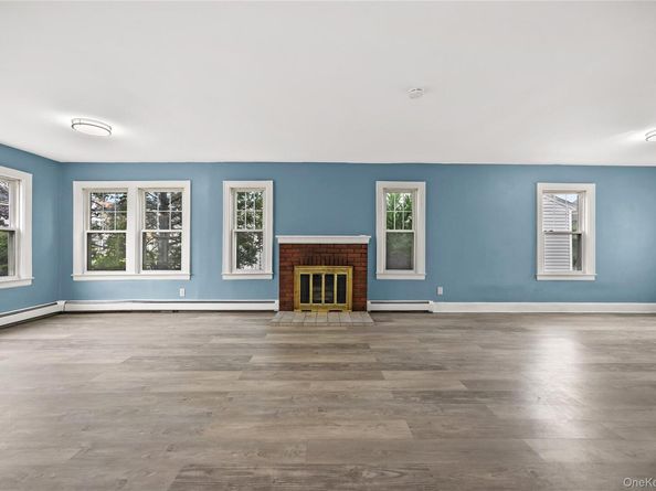 425 Marcellus Road, Mineola NY 11501