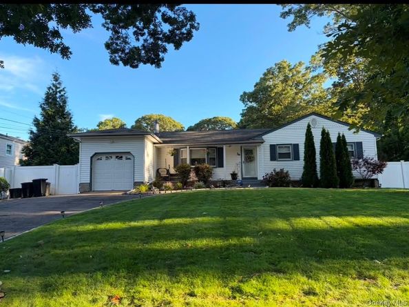 26 Nelson Road, Selden NY 11784