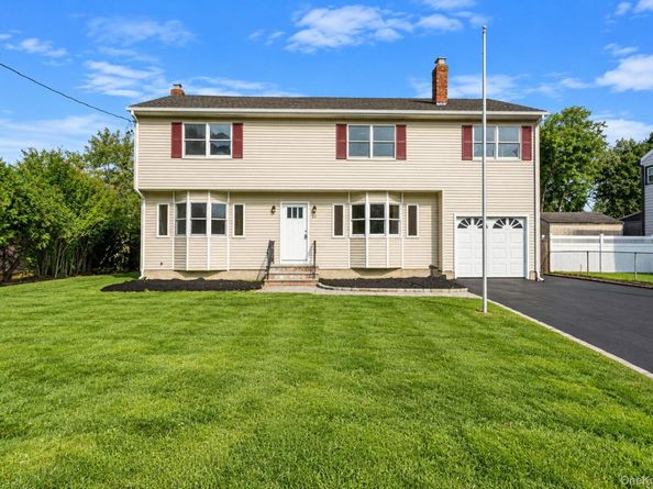 35 Colony Road, Port Jefferson NY 11776