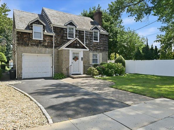 15 May Court, Rockville Centre NY 11570
