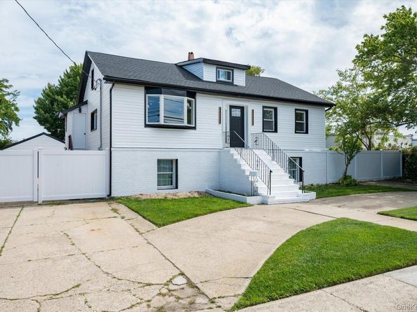 605 S Ocean Avenue, Freeport NY 11520