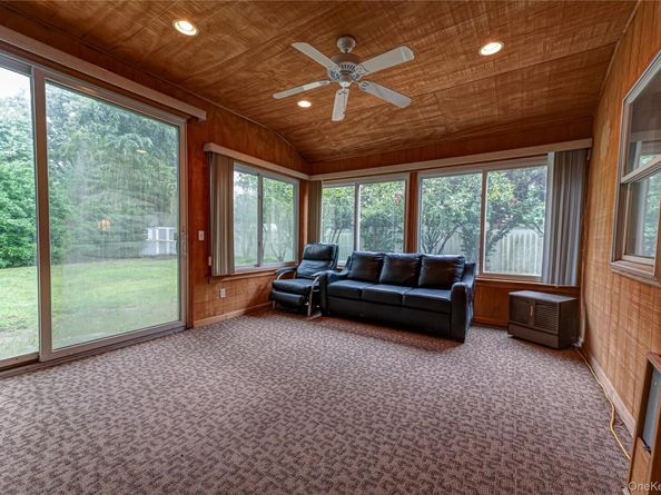 15 Longhorn Lane, East Setauket NY 11733