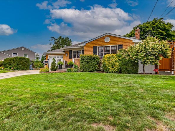 3 Peary Lane, Kings Park NY 11754