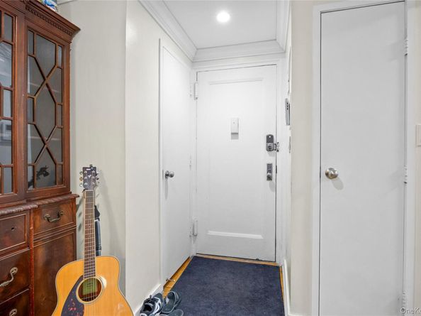 2 E Mill Drive 2A, Great Neck NY 11021