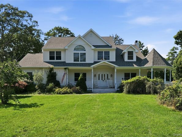 204 Melrose Parkway, Patchogue NY 11772
