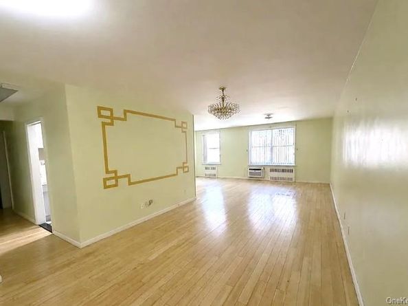 142-05 Roosevelt Avenue 415, Flushing NY 11354