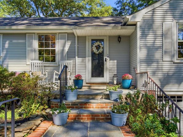 11 Pennington Drive, Huntington NY 11743