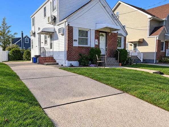 24 N Montgomery Street, Valley Stream NY 11580