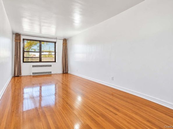 141-16 28th Avenue 2D, Flushing NY 11354