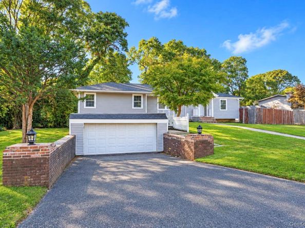 52 March Court, Selden NY 11784