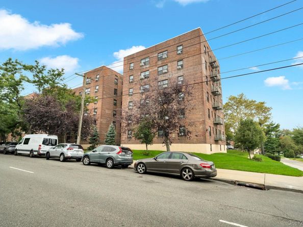 73-50 Bell Boulevard 4A, Bayside NY 11364