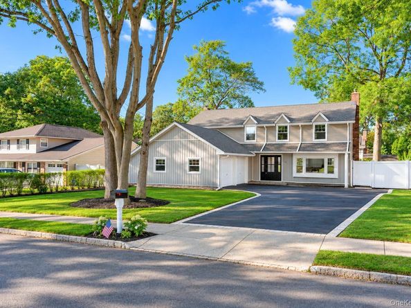9 Sussex Lane, Lake Grove NY 11755