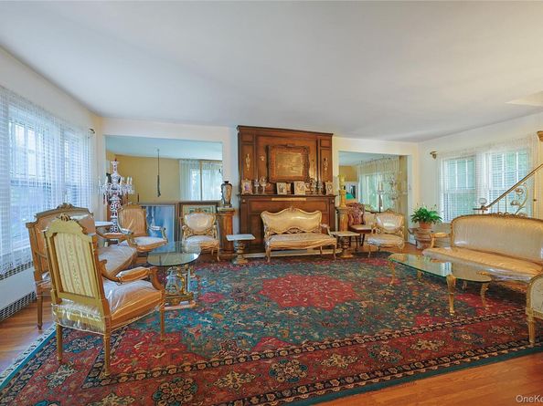 14 Clover Drive, Great Neck NY 11021