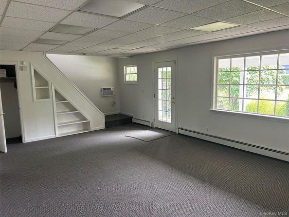 363 N Wellwood Avenue, Lindenhurst NY 11757