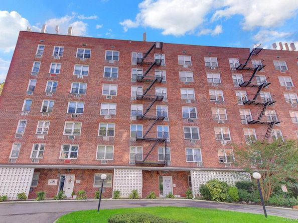54-44 Little Neck Parkway 4T, Little Neck NY 11362