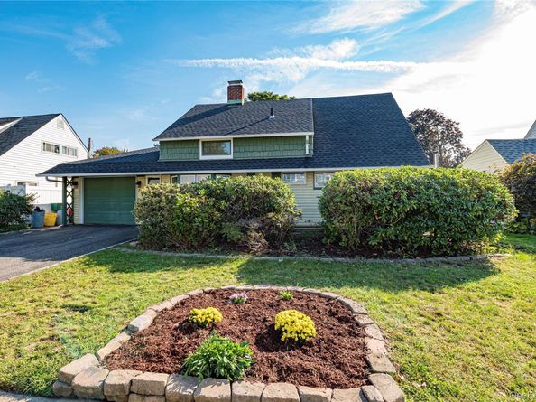 32 Swing Lane, Levittown NY 11756