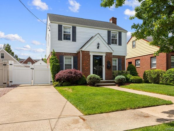 1049 Admont Avenue, Franklin Square NY 11010