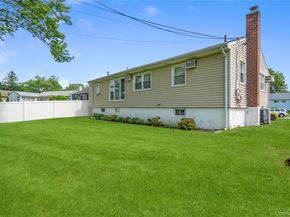 32 Elderberry Lane E, Valley Stream NY 11581