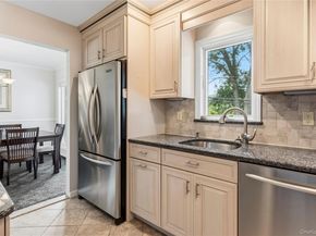 32 Elderberry Lane E, Valley Stream NY 11581