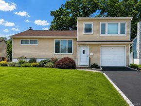 32 Elderberry Lane E, Valley Stream NY 11581