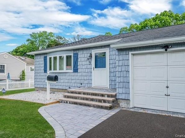 34 Stewart Street, Bay Shore NY 11706