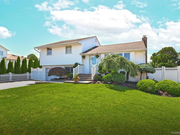 36 Lane Avenue, Plainview NY 11803