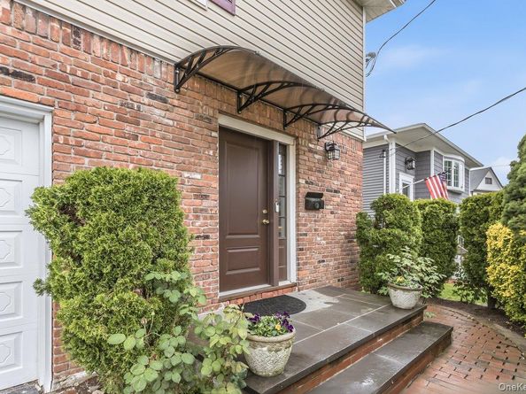 22 Wood Street, Lynbrook NY 11563