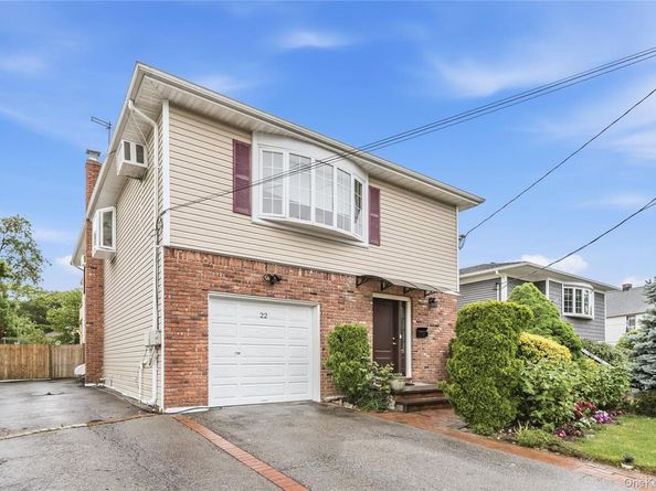 22 Wood Street, Lynbrook NY 11563