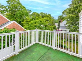 14 Chelsea Court, Freeport NY 11520