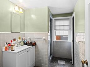 14 Chelsea Court, Freeport NY 11520