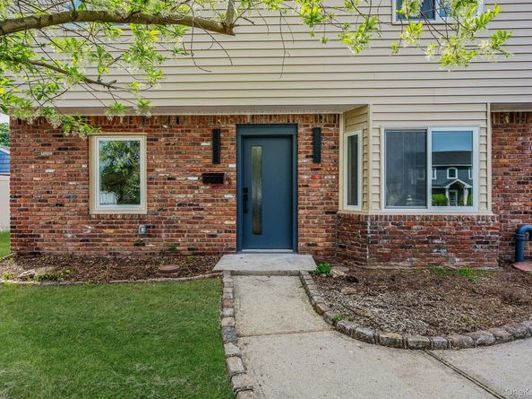 40 Buttercup Lane, Levittown NY 11756