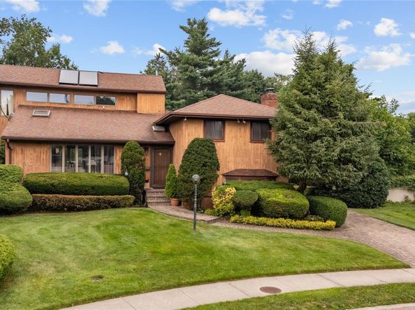 65 Elmtree Lane, Jericho NY 11753