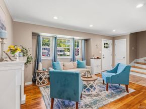 10 Hollingwood Drive, Coram NY 11727