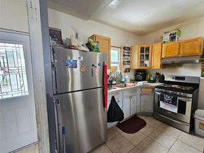 890 Dixon Avenue, Copiague NY 11726