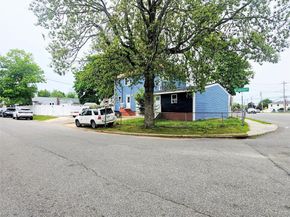 890 Dixon Avenue, Copiague NY 11726