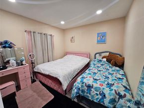 890 Dixon Avenue, Copiague NY 11726