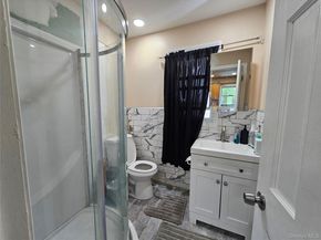 890 Dixon Avenue, Copiague NY 11726