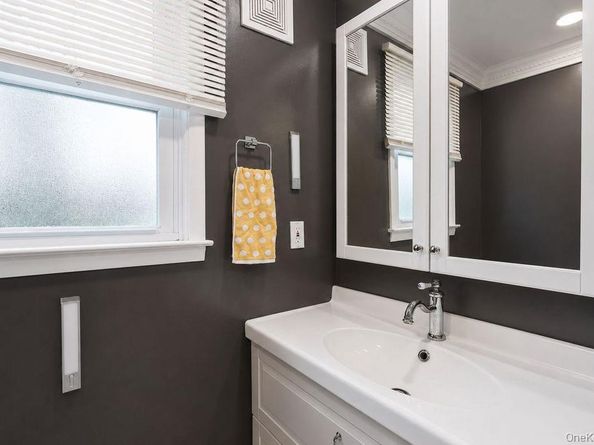 11 Chichester Rd, Huntington Station NY 11746