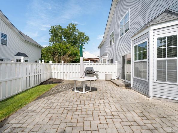 5 Robert Lane 5, Middle Island NY 11953