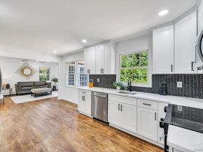 8 Cynthia Lane, Northport NY 11768