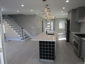 89 Kenneth Place, New Hyde Park NY 11040