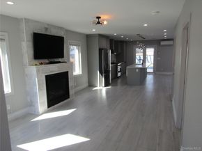 89 Kenneth Place, New Hyde Park NY 11040