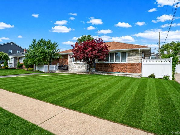 117 Wadsworth Avenue, Levittown NY 11756