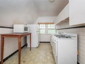 33-42 87 Street, Jackson Heights NY 11372