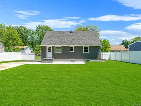 14 Reizen Avenue, Centereach NY 11720