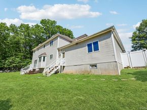 4 Penn Court, East Setauket NY 11733