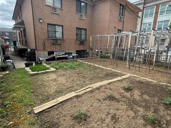 5831 136th Street, Flushing NY 11355