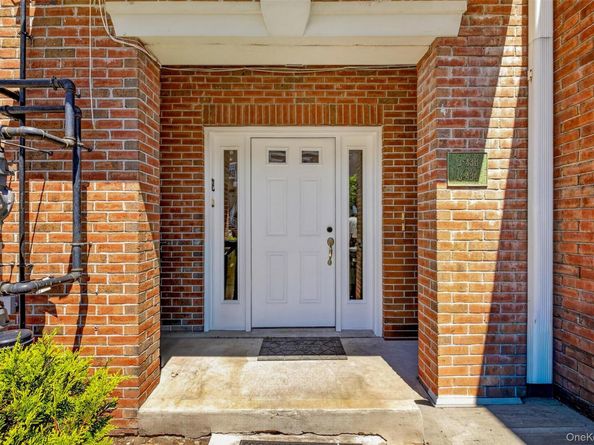 343 Soundview Lane, College Point NY 11356