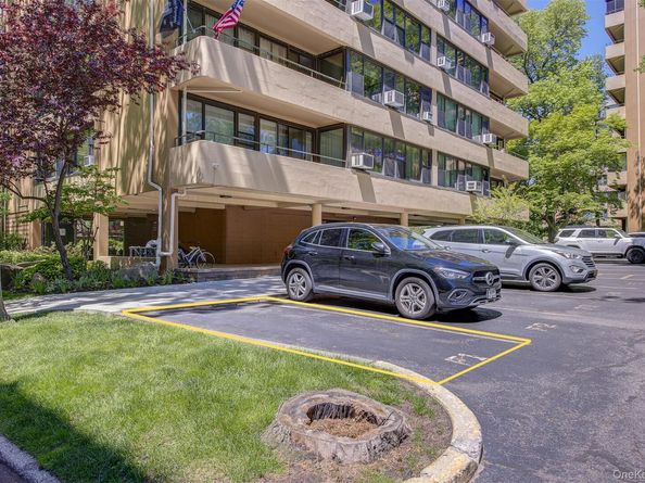 10-10 166th Street 5D, Whitestone NY 11357