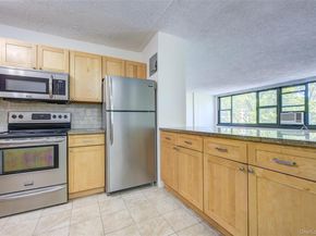 10-10 166th Street 5D, Whitestone NY 11357